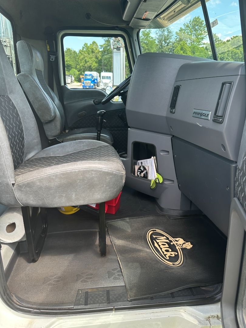 2012 MACK CHU613 - Image 32